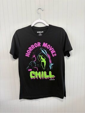 Scream Ghost Face 'Horror Movies and Chill' Graphic Tee - Black